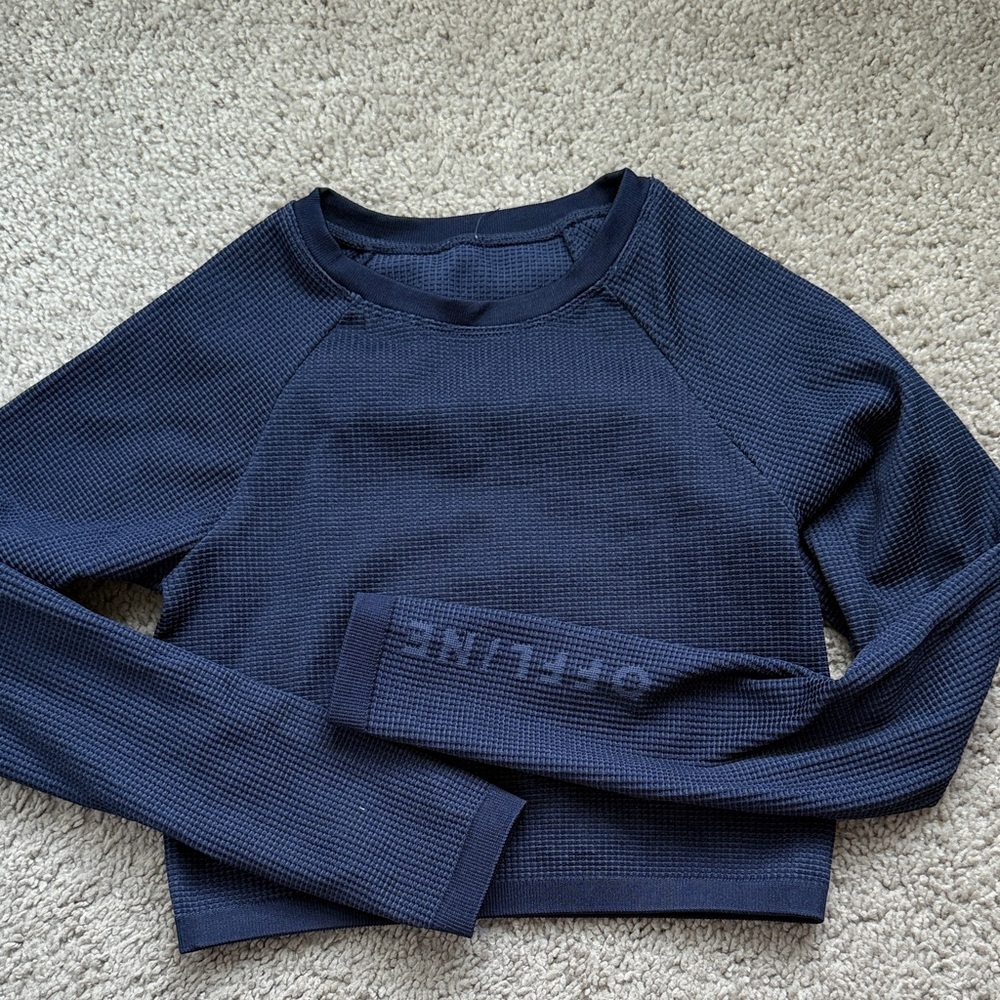 Aerie size xs Navy Blue Long Sleeve Crop Top